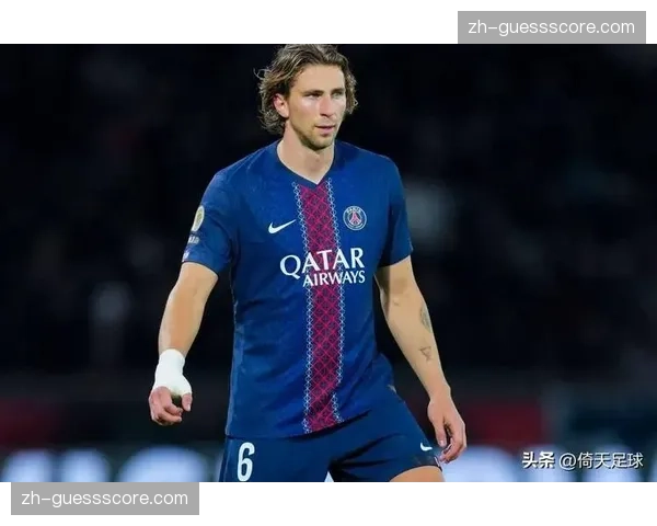 VAR长时间介入，复核斯特拉斯堡疑似点球判罚