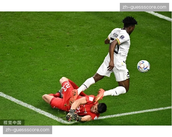 “巴黎-鲁贝：范巴勒于阿拉斯竞技场冲刺获胜，赢下首个五大古典赛”