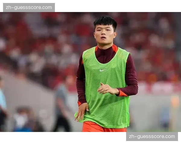 上海海港143万欧签下杨希,创近年本土球员转会费纪录 上海海港143万欧签下杨希,创近年本土球员转会费纪录