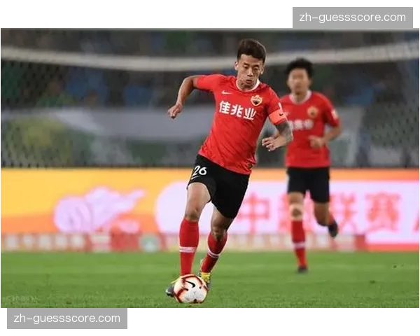 保级俱乐部转会市场策略：短期租借与青训提拔的平衡